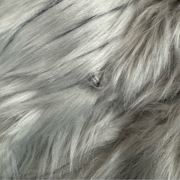 NWT Express Faux Fur Coat - Large - Silver - Grey - Picture 3 of 7